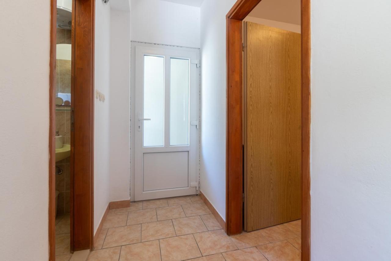 Apartments With A Parking Space Ivan Dolac, Hvar - 15784 Екстер'єр фото