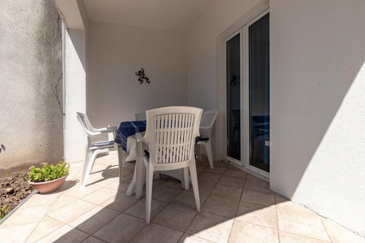Apartments With A Parking Space Ivan Dolac, Hvar - 15784 Екстер'єр фото
